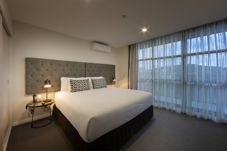 Canberra Hotel Rooms Luxury Accommodation Canberra Avenue Hotel 
