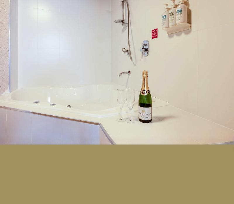 Pavilion Spa Suite 3
